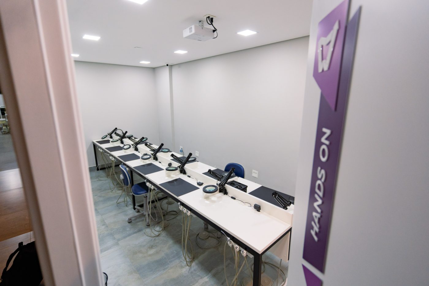 Sala de prática (hands on) do Instituto Vetor